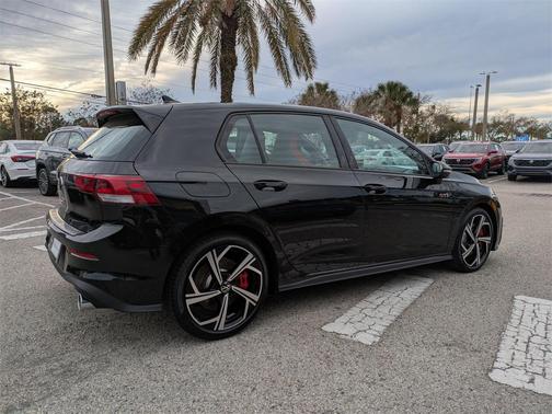 2026 Volkswagen Golf GTI 2.0T SE DSG