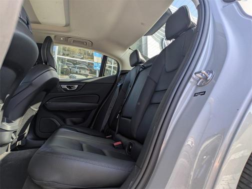 2024 Volvo S60 B5 Plus Dark Theme