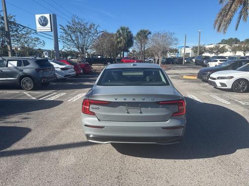 2024 Volvo S60 B5 Plus Dark Theme