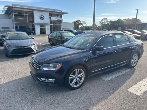2015 Volkswagen Passat 1.8T Auto SE w/Sunroof & Nav