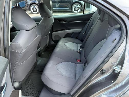 2024 Toyota Camry Hybrid LE