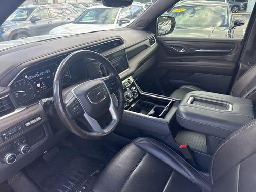 White Frost Tricoat 2021 GMC Yukon Denali