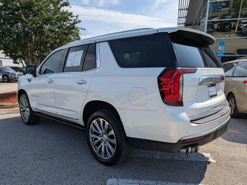 White Frost Tricoat 2021 GMC Yukon Denali