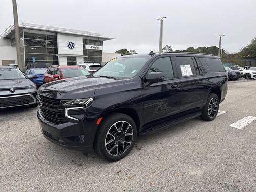 2023 Chevrolet Suburban RST