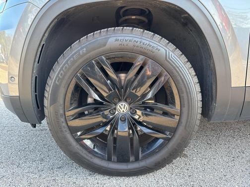 2018 Volkswagen Atlas 3.6L SEL Premium