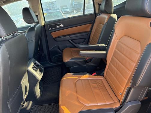 2018 Volkswagen Atlas 3.6L SEL Premium