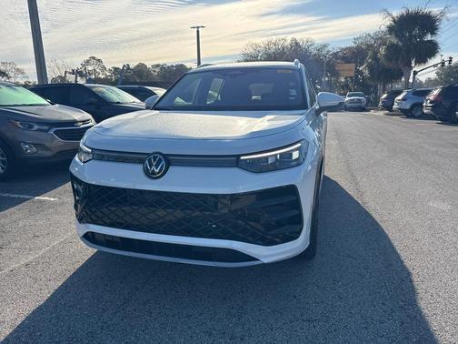 2026 Volkswagen Tiguan 2.0T SEL R-Line 4MOTION