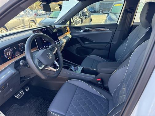 2026 Volkswagen Tiguan 2.0T SEL R-Line 4MOTION