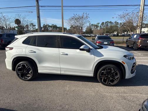 2026 Volkswagen Tiguan 2.0T SEL R-Line 4MOTION