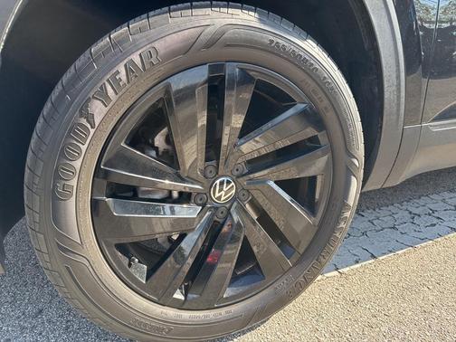 2023 Volkswagen Atlas Cross Sport 2.0T SE w/Technology