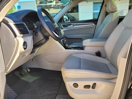 2023 Volkswagen Atlas 3.6L SE w/Technology