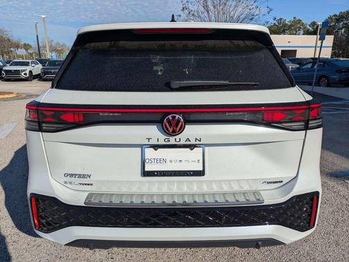 2026 Volkswagen Tiguan 2.0T SEL R-Line 4MOTION