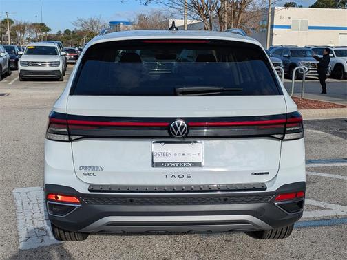 2026 Volkswagen Taos SEL