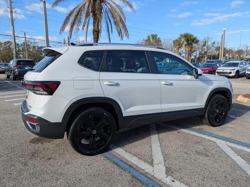 2026 Volkswagen Taos SEL