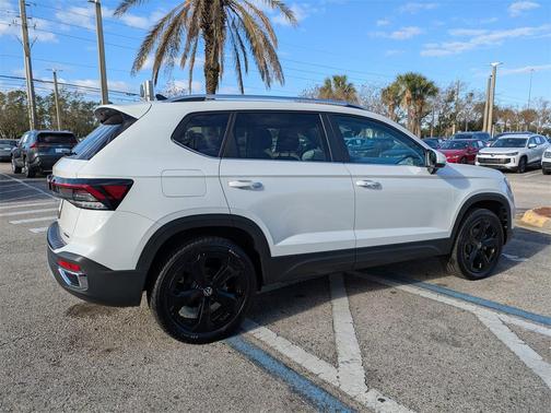 2026 Volkswagen Taos SEL