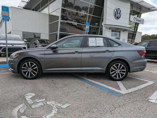 Platinum Gray Metallic 2019 Volkswagen Jetta 1.4T SE