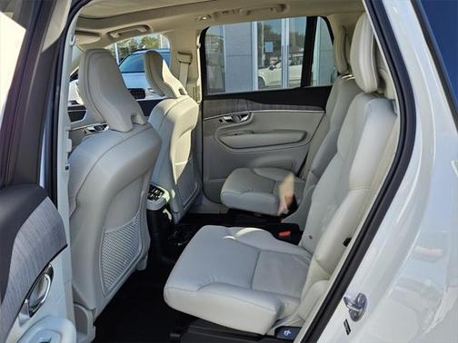 2025 Volvo XC90 Plug-In Hybrid T8 Plus 6-Seater