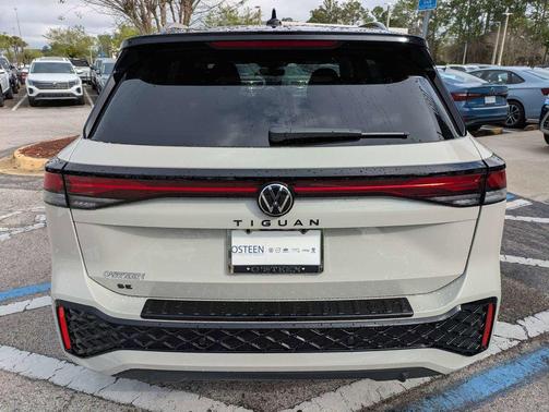 2026 Volkswagen Tiguan 2.0T SE R-Line Black