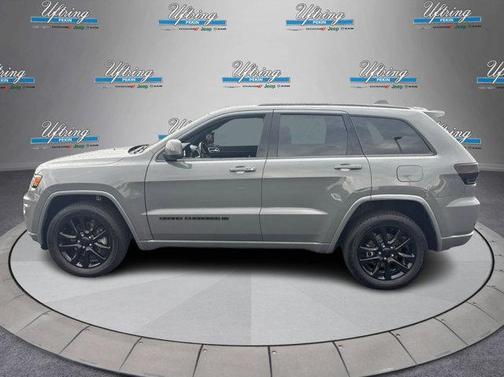 2022 Jeep Grand Cherokee Laredo