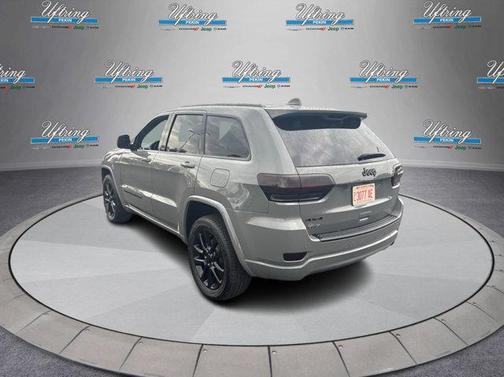 2022 Jeep Grand Cherokee Laredo