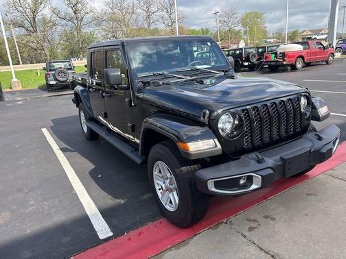 Black Clearcoat 2023 Jeep Gladiator Sport S