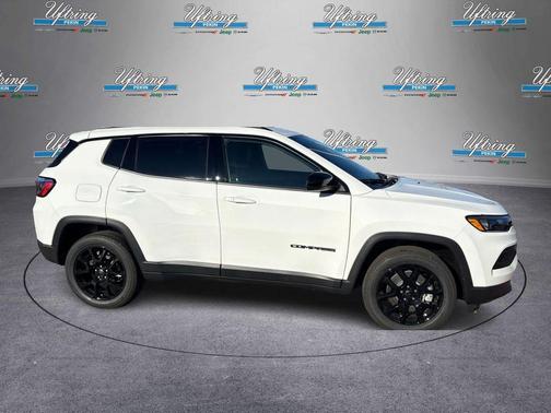 Bright White Clearcoat 2026 Jeep Compass Latitude