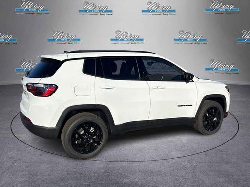 Bright White Clearcoat 2026 Jeep Compass Latitude