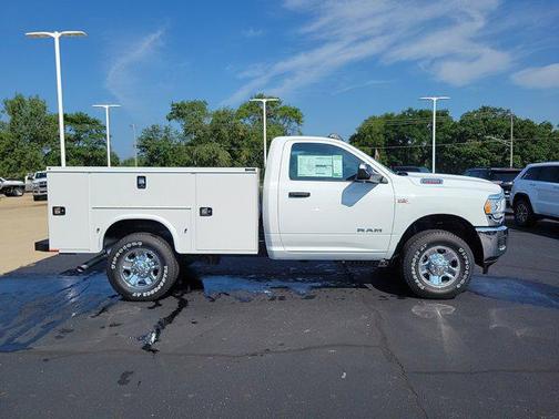 2022 RAM 2500 Tradesman Regular Cab 4x4 8' Box