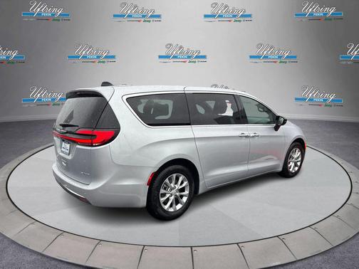 Silver Mist Clearcoat 2026 Chrysler Pacifica Limited