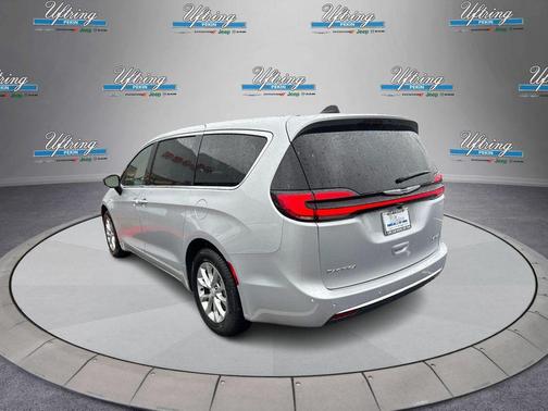 Silver Mist Clearcoat 2026 Chrysler Pacifica Limited