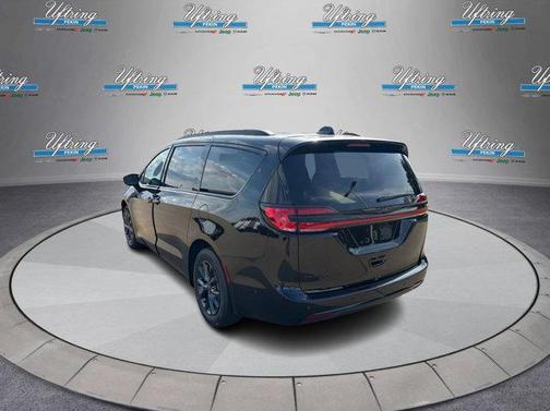 2025 Chrysler Pacifica L