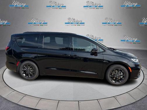 2025 Chrysler Pacifica L