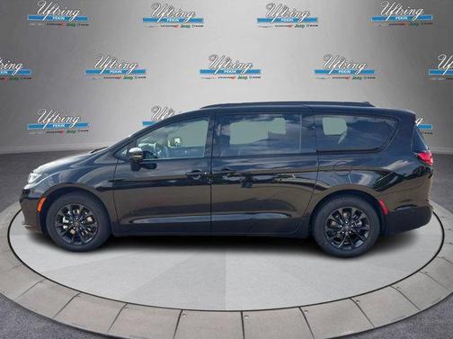 2025 Chrysler Pacifica L