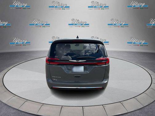 2025 Chrysler Pacifica L