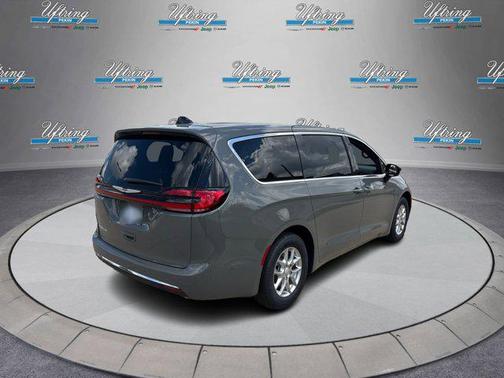 2025 Chrysler Pacifica L
