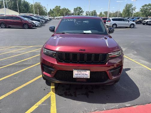 Velvet Red Pearlcoat 2023 Jeep Grand Cherokee Altitude