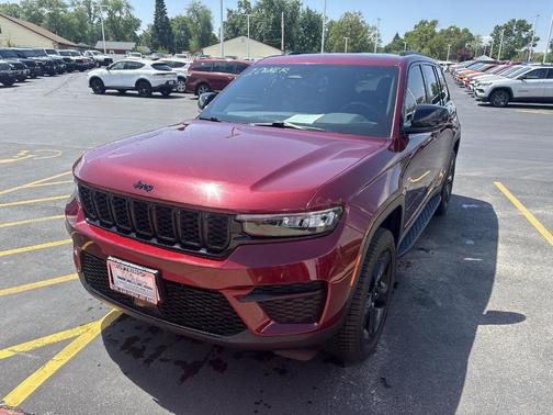 Velvet Red Pearlcoat 2023 Jeep Grand Cherokee Altitude