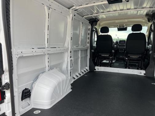 Bright White Clearcoat 2026 RAM ProMaster 2500 Tradesman