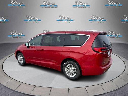 Red Hot Pearlcoat 2026 Chrysler Pacifica L
