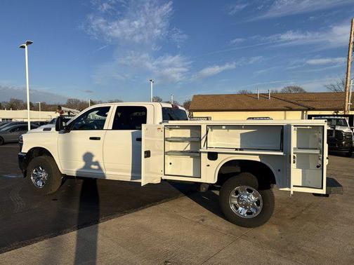 2026 RAM 2500 Tradesman Crew Cab 4x4 8' Box