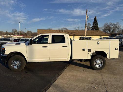 2026 RAM 2500 Tradesman Crew Cab 4x4 8' Box