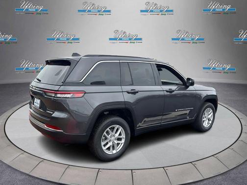 Baltic Gray Metallic Clearcoat 2026 Jeep Grand Cherokee Altitude