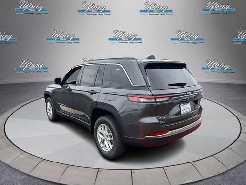 Baltic Gray Metallic Clearcoat 2026 Jeep Grand Cherokee Altitude