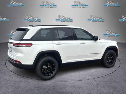 Bright White Clearcoat 2026 Jeep Grand Cherokee Altitude