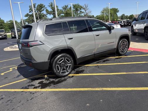 Sting-Gray Clearcoat 2026 Jeep Cherokee Limited