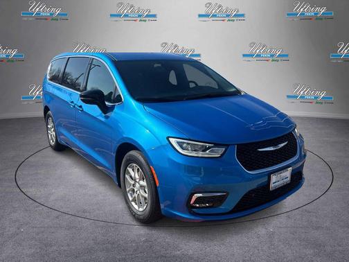Hydro Blue Pearlcoat 2026 Chrysler Pacifica L