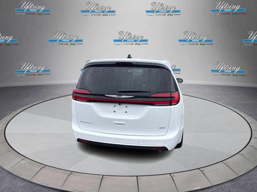 Bright White Clearcoat 2026 Chrysler Pacifica L
