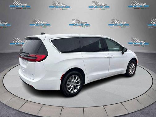 Bright White Clearcoat 2026 Chrysler Pacifica L