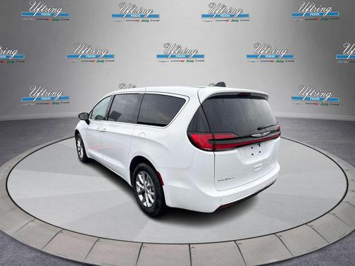 Bright White Clearcoat 2026 Chrysler Pacifica L