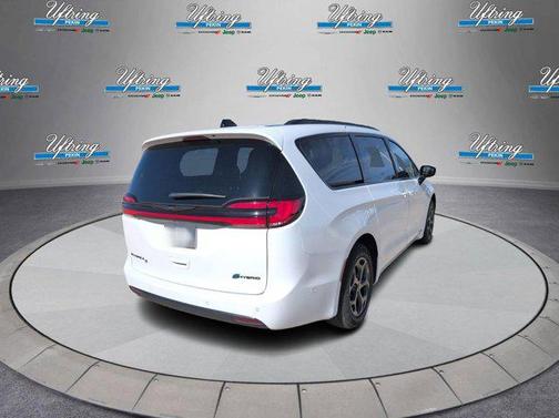 2025 Chrysler Pacifica Hybrid Premium S Appearance Pkg